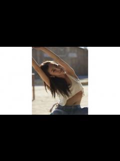 [x]板野友美、写真集で等身大の魅力全開 下着カットにも初挑戦 - YouTube
