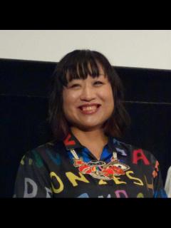 [x]南キャンしずちゃん、結婚を電撃発表 お相手は俳優の佐藤達「のんびりとおだやかに過ごしていけたら」 - YouTube