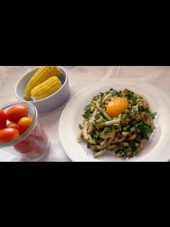 [x]エッ、これだけで…！？にらだけ炒めうどん【和田明日香レシピ】 - YouTube