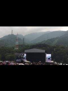 [x]inspacejp 横山 健 Ken Yokoyama 放送禁止用語あり。フジロック2017 グリーンステージ - YouTube
