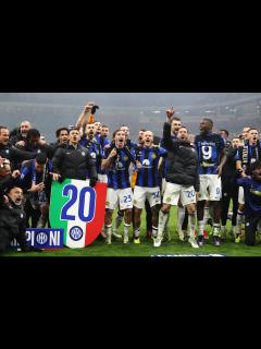 [x]Inter, migliaia in Piazza Duomo: la festa per lo scudetto scalda Milano ...