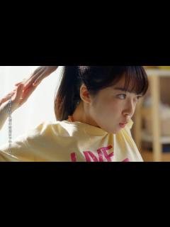 [x]上白石萌音、ヨガで美しいポージング披露／「サントリー生ビール」新CM＋インタビュー＋メイキング - YouTube