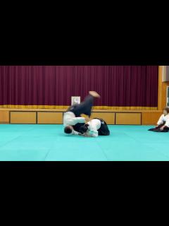 [x]【後ろ両肩取り呼吸投げ】 - YouTube