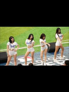 [x]ロス移住の女性アナ ドジャース・大谷翔平の初観戦で使った約5万円…「ビール1本約2500円」 - YouTube