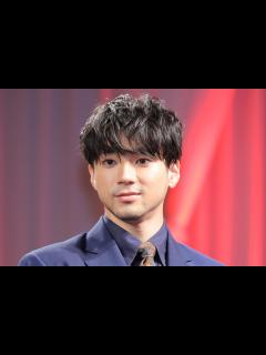 [x]【Hey!Say!Jump 山田涼介】ファンへ激怒したエピソードの数々がヤバい...！大物揃いな家族の正体に驚きを隠せない...！ - YouTube