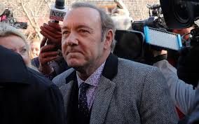 Công tố viên Anh cáo buộc Kevin Spacey tấn công tình dục 3 người ...